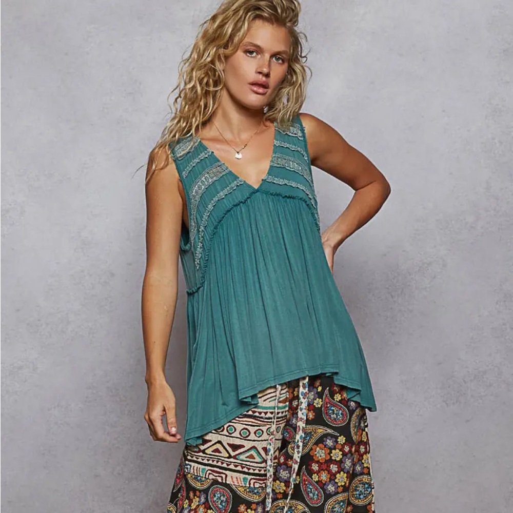NWT POL Brand Sleeveless Loose-Fit V-Neck Babydoll Top - Picture 3 of 5